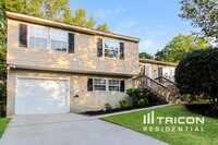 Building Photo - 64 Sweet Thorne Cir
