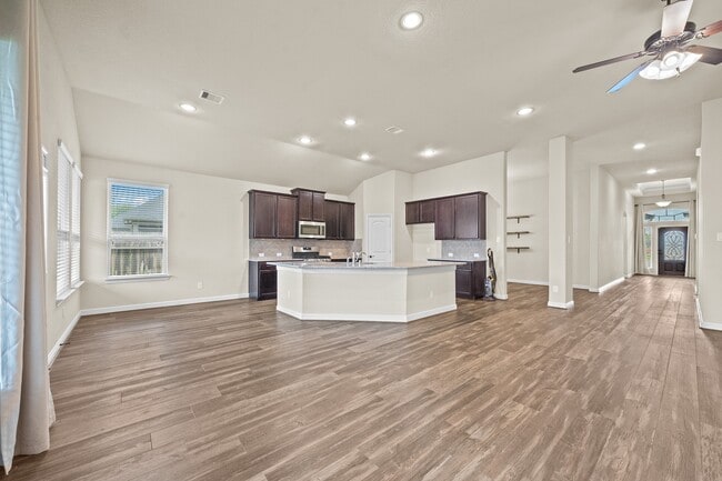 Building Photo - 15114 Winthrop Manor Way