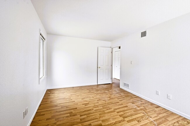 Building Photo - 23712 Pondview Pl