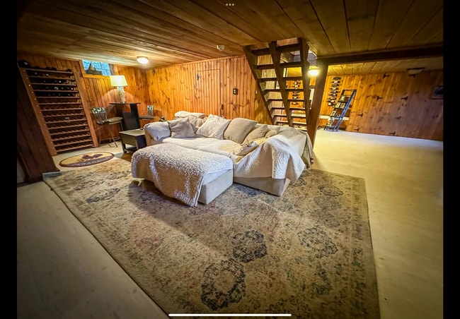 Building Photo - 27 Ann St