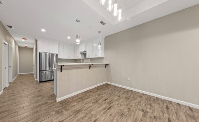 Building Photo - 1117 W Escondido Ln