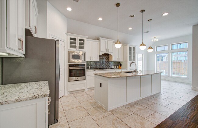 Building Photo - 6614 Rising Hills Ln