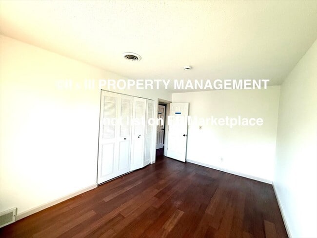 Building Photo - 8602 W 84th St
