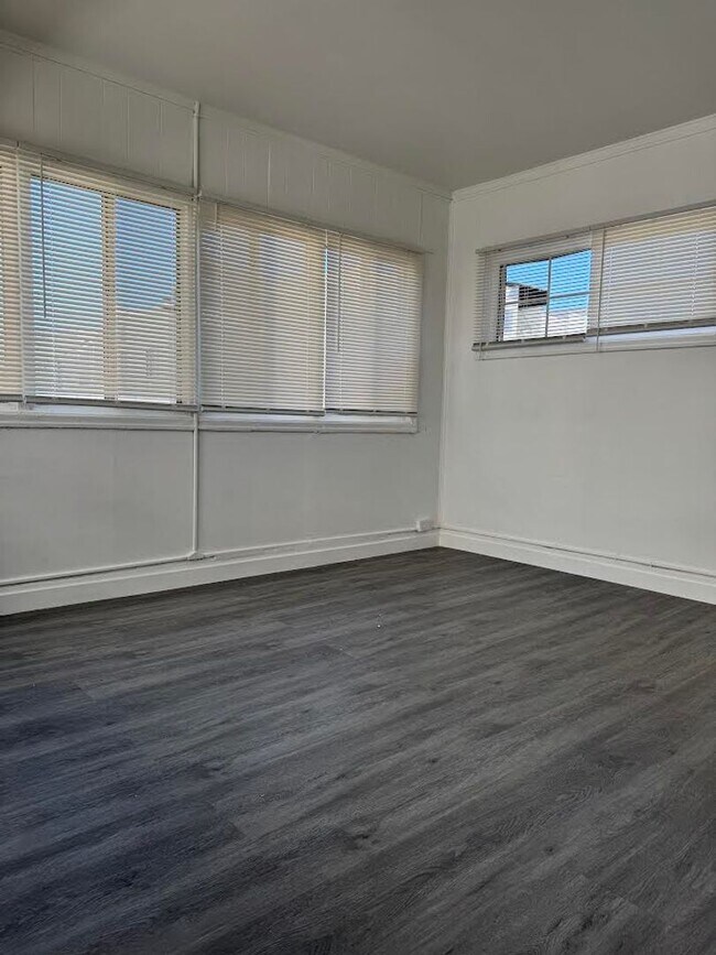 Interior Photo - 836 S. Harvard LLC
