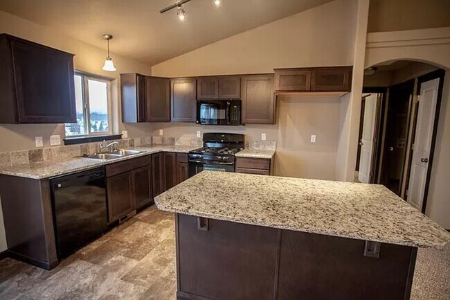 Building Photo - Charming 3-Bedroom Home in Post Falls