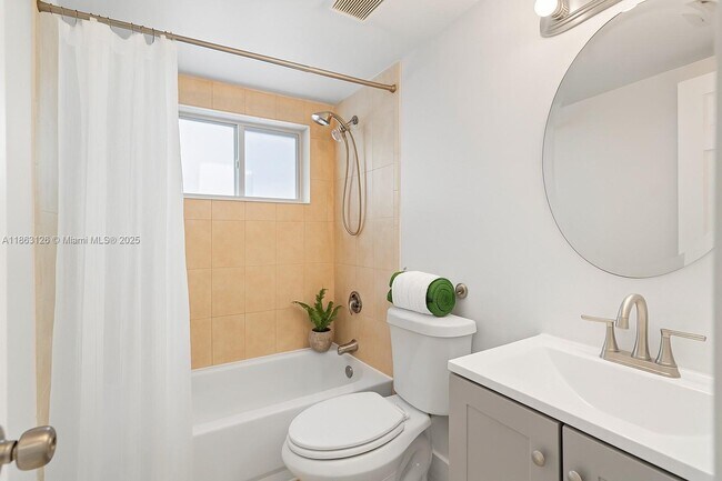 Building Photo - 3101 SW 27th Ave