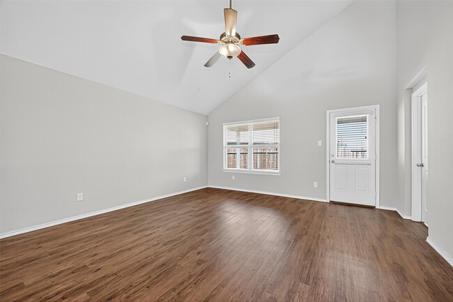 Building Photo - 5310 Songlark Bluff Cir