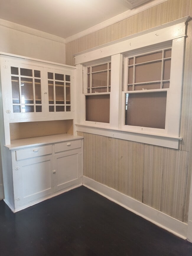 Building Photo - 2804 S Cherry St