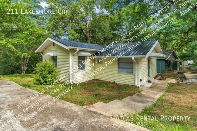 Building Photo - 211 Lakeshore Cir
