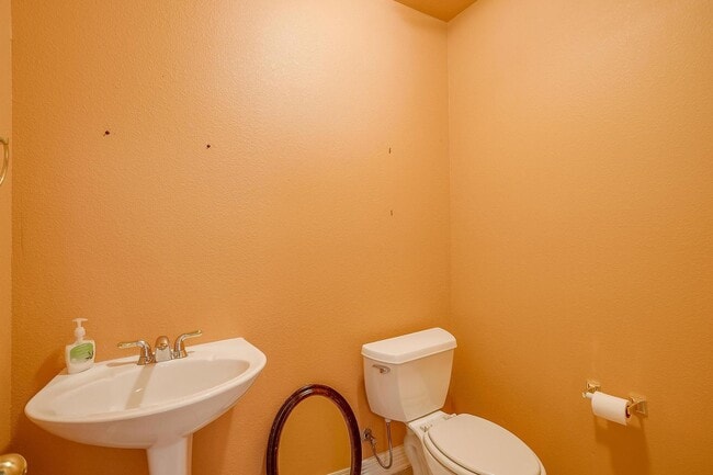 Building Photo - Amazing Town Home in Arlington Heights- West Fort Worth Living- 3 Bed, 2.5 Bath- 76107