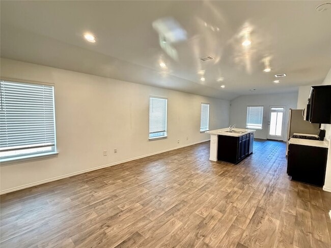 Building Photo - 14858 Cypress Holw Dr