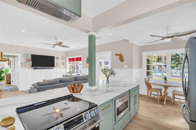 Building Photo - 16613 Gulf Blvd