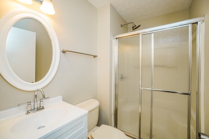 Building Photo - 1365 Randan Dr
