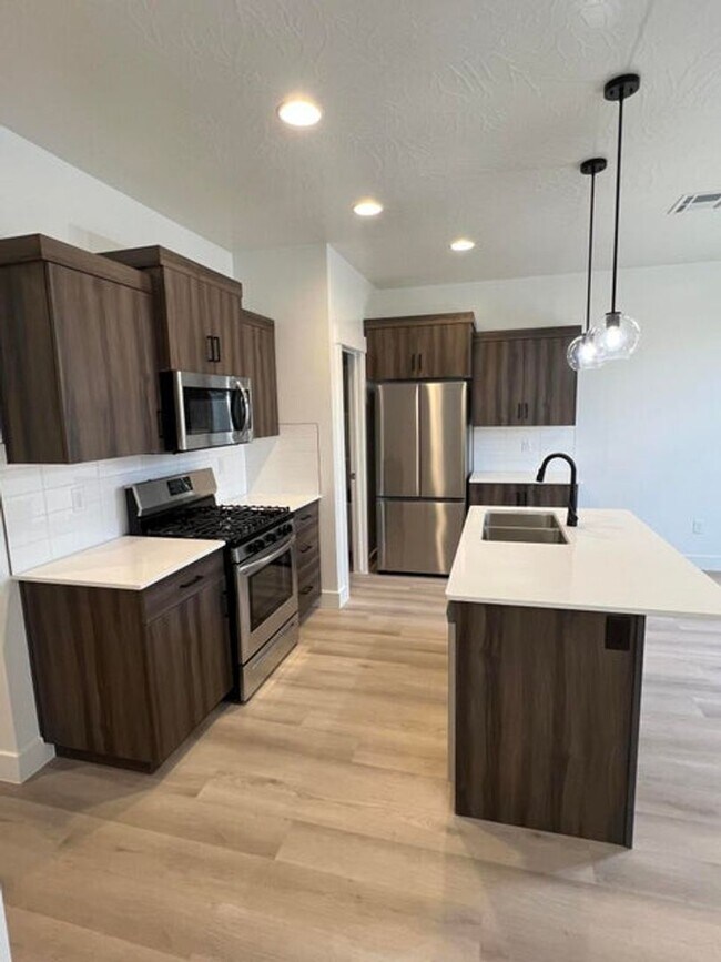 Building Photo - 5924 Aragorn Ln