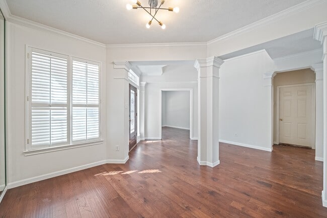 Building Photo - 6214 Laguna Del Rey Dr