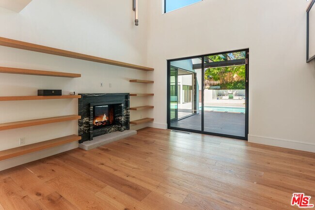 Building Photo - 382 Aderno Way