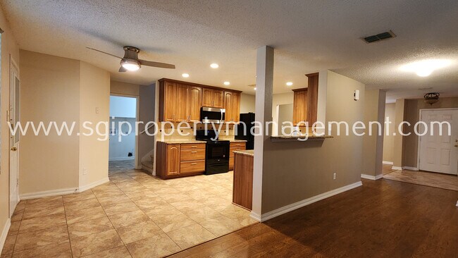 Building Photo - 2604 Bandera Pl