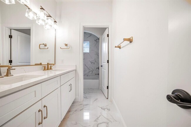 Building Photo - 10903 Centennial Trail