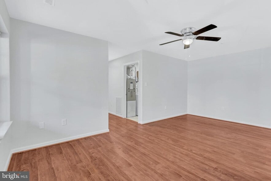Building Photo - 2412 Ellsworth Way