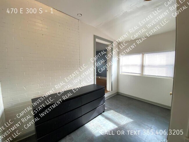 Building Photo - 470 E 300 S