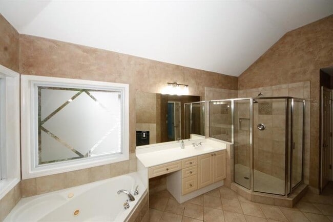 Building Photo - 1354 Brookhaven Village Cir NE
