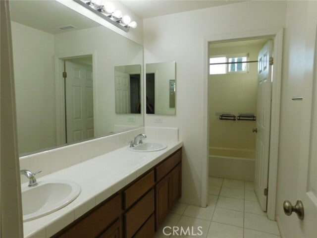 Building Photo - 27829 Lake Ridge Dr