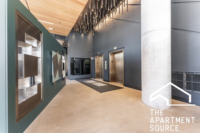 Building Photo - 2155 N Elston Ave