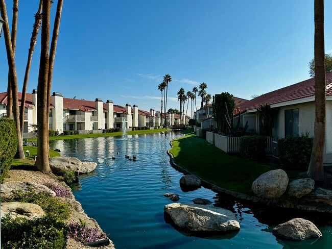 Building Photo - AVAILABLE NOW!! 1 Bed / 1 Bath Condo in Palm Lake in Palm Desert!