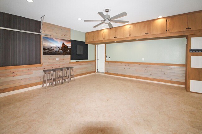 Building Photo - Sarasota National Annual Pool Home for Rent