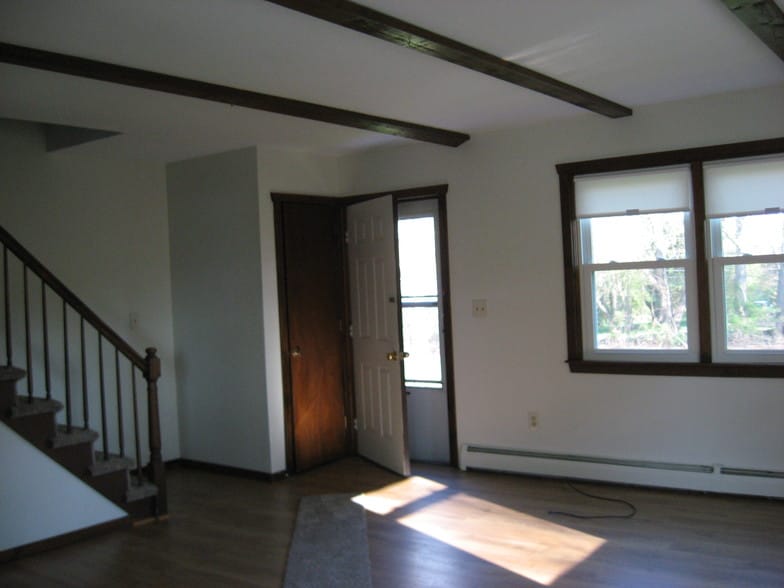 Building Photo - 20 Rham Rd