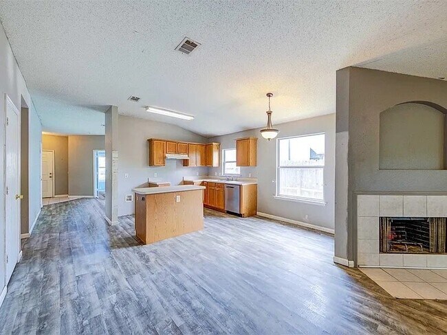 Building Photo - 3240 Bent Creek Dr