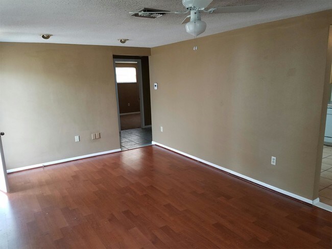 Building Photo - 7043 Stone Rd