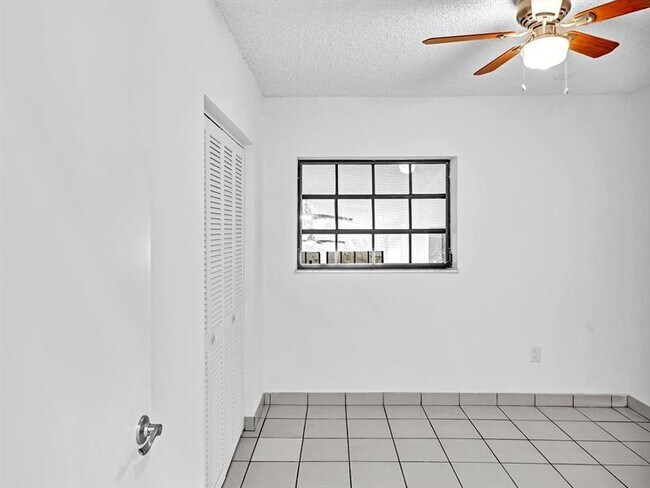 Building Photo - 8020 SW 19th St