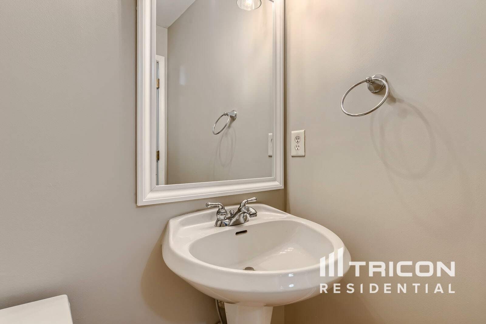 Building Photo - 206 Brightwater Dr