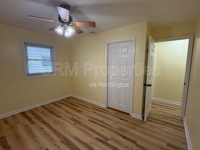 Building Photo - 808 Maumee Dr