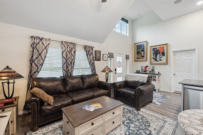 Building Photo - 257 N Lynx Trail