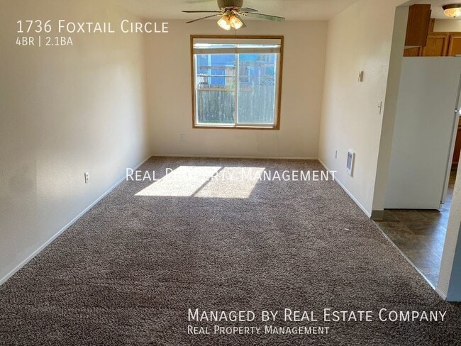 Building Photo - Woodland 4 Bed 2.5 Bath Home with Two Car ...