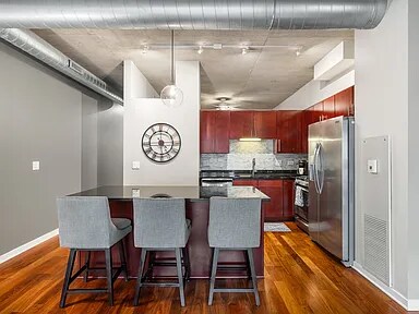 Building Photo - 700 N Larrabee St