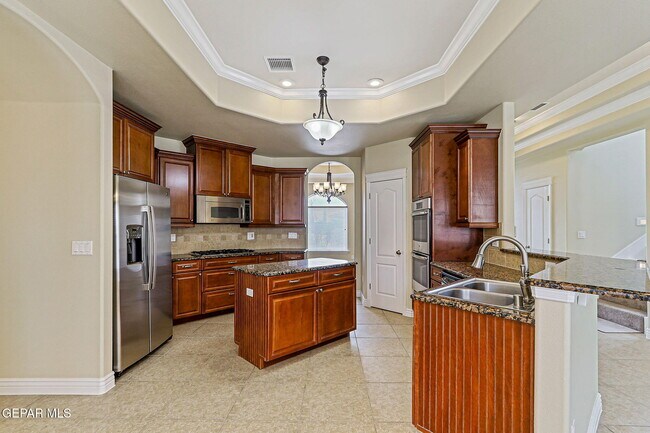 Building Photo - 6285 Wildwood Ct