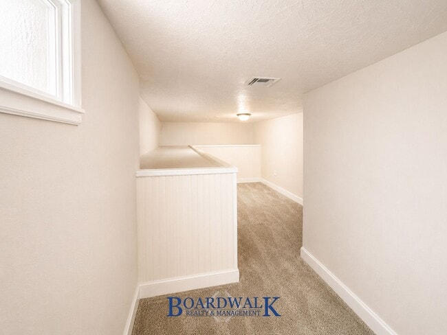 Building Photo - Beautiful 4 Bed 2 Bath SLC home!