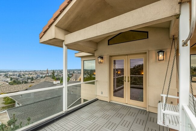 Building Photo - 4Bd/2.5Ba Seattle House