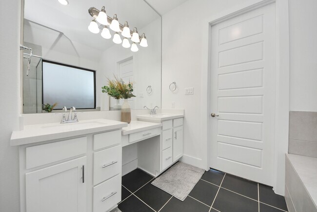 Building Photo - 4111 Crossfind Ct