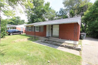 Building Photo - Revitalized 3 Bed 1 Bath Ranch
