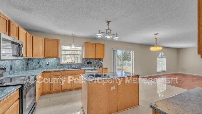 Building Photo - 5060 Spanish Oaks Blvd