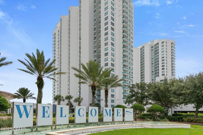 Building Photo - 231 Riverside Dr