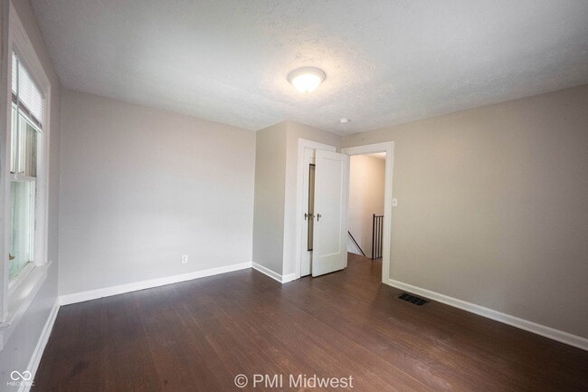 Building Photo - 5684 N College Ave