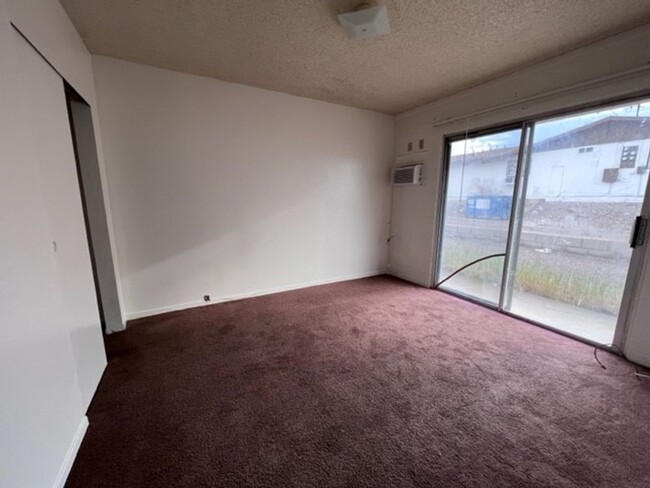 Building Photo - 1 Bedroom Economy Apartment Old Bullhead