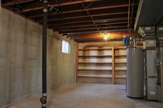 Building Photo - Newly Renovated 3 Bedroom, 1 Bath Duplex – in Lehi!