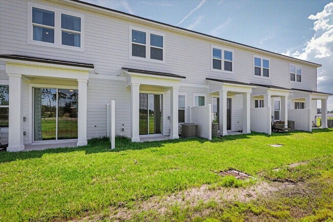 Building Photo - Brand New Construction Townhouse minutes from Durbin Pavilion