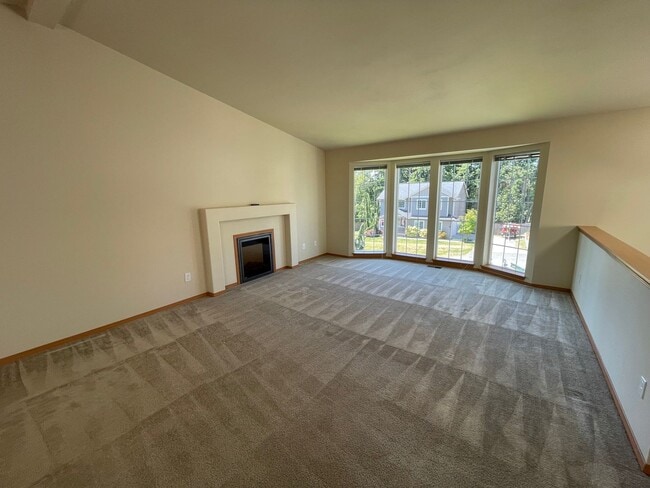 Building Photo - Beautiful Spacious 4 Bedroom 2.75 Bathroom Home in Quiet Coupeville Neighborhood!